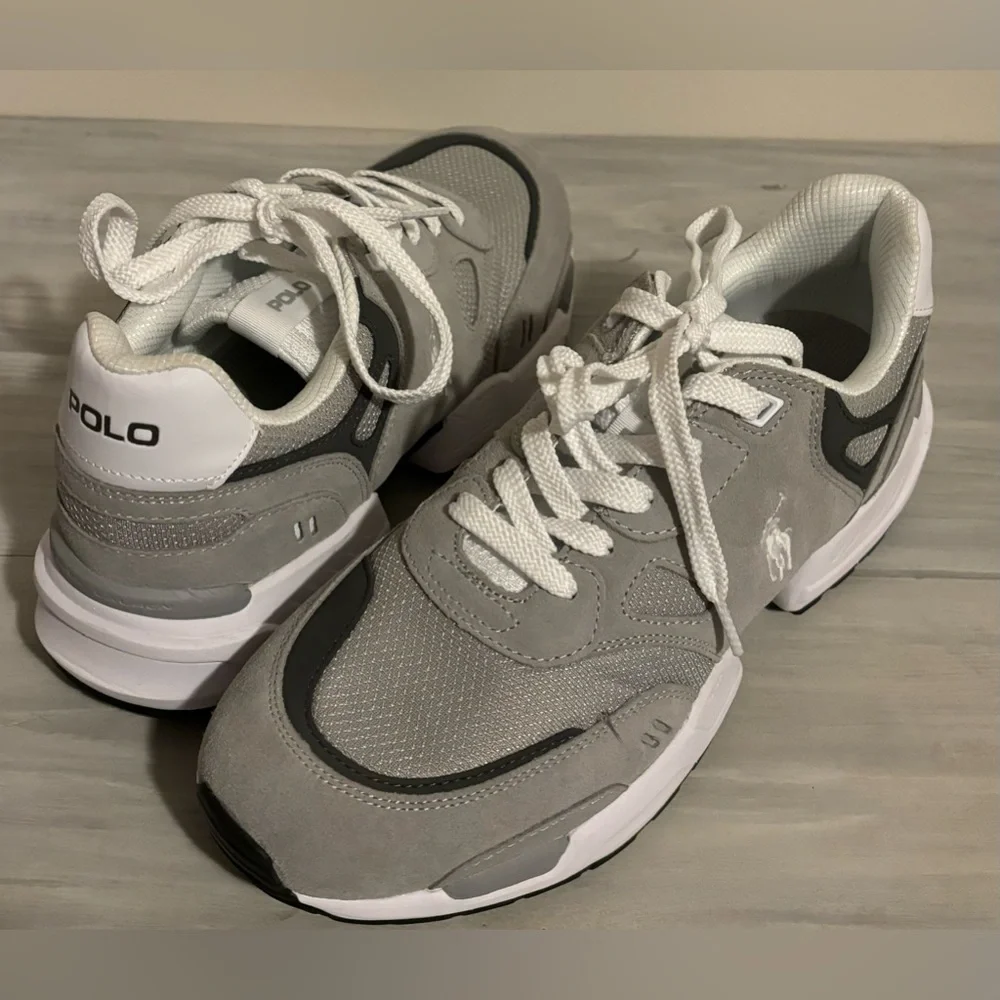 NWOT Men’s Polo Ralph Lauren Jogger Suede & Mesh Sneaker, Size 10, Soft Gray